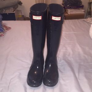 Navy blue hunter rain boots